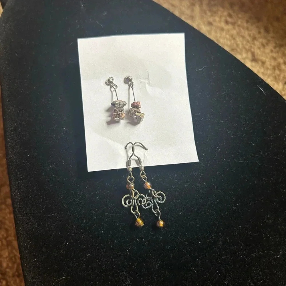 2 pair of brown stone earrings‎ for pierced ears